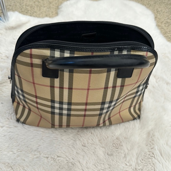 AUTHENTIC BURBERRY BAG - Picture 2 of 7